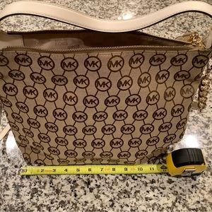 Like NEW Micheal Kors Purse